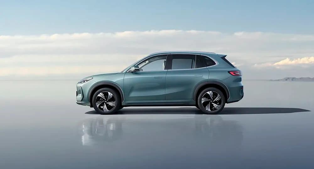 New Geely E5 — photo 3 of 8