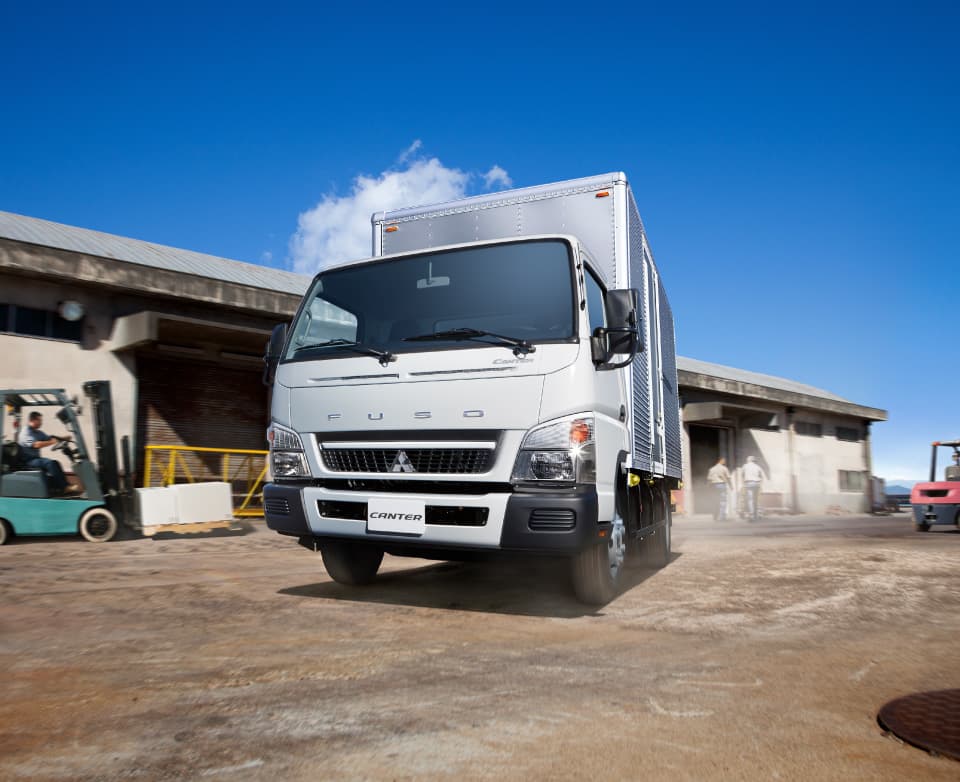 New FUSO Canter — photo 4 of 5