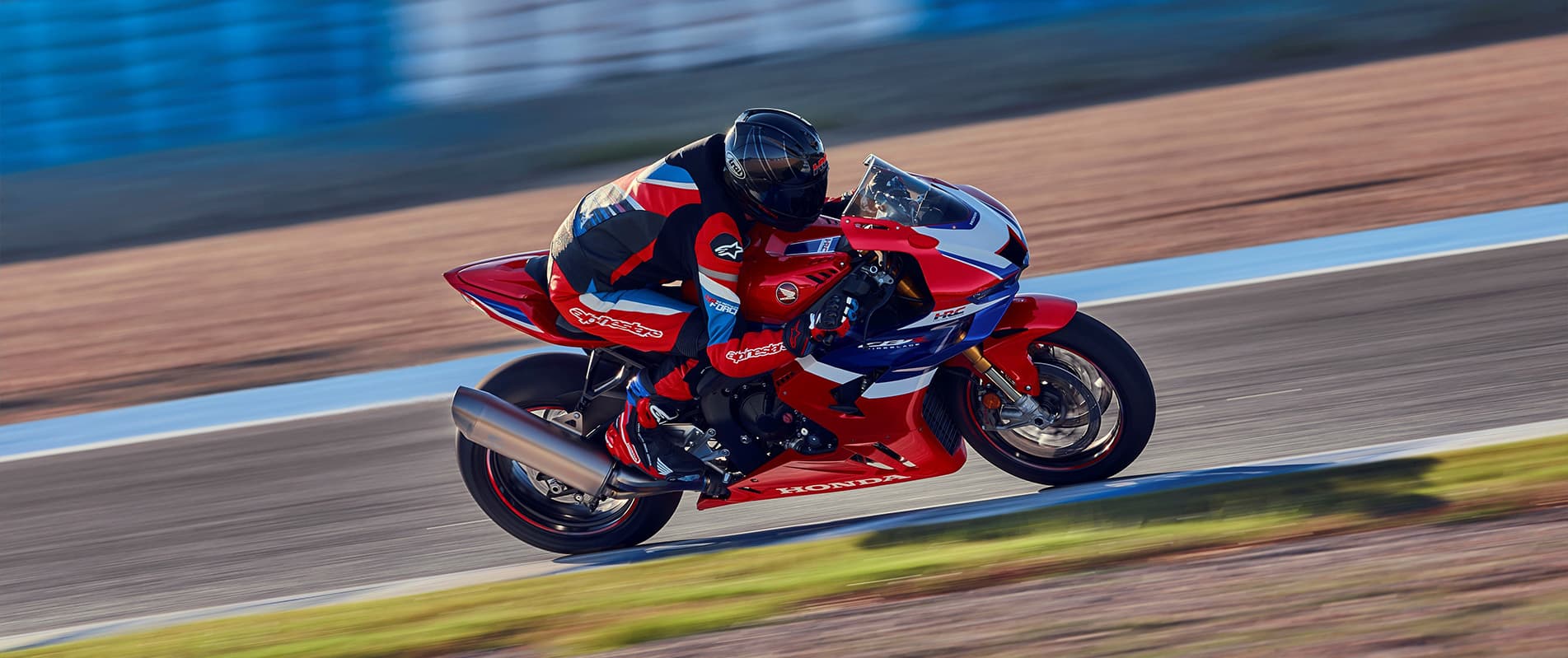 New Honda Wing Fireblade SP — photo 7 of 8