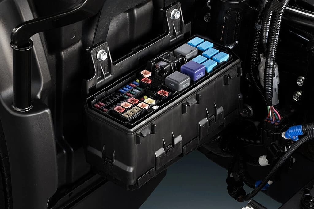 New Hino 200 — photo 4 of 9