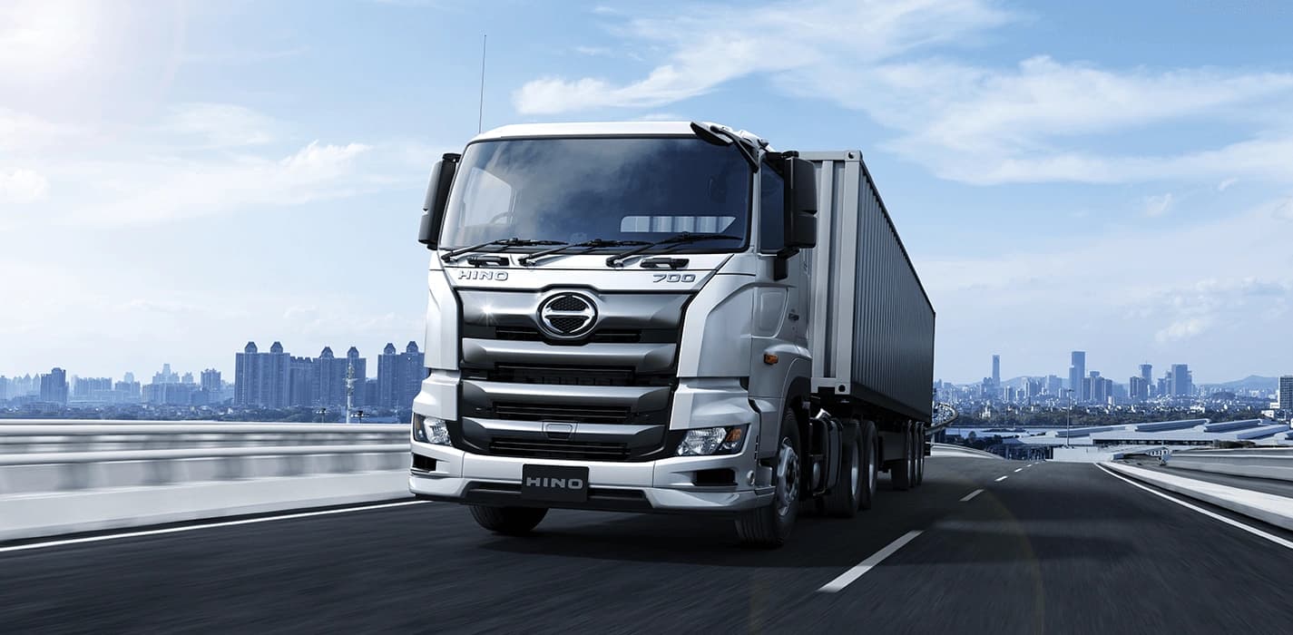 New Hino 700 — photo 3 of 9