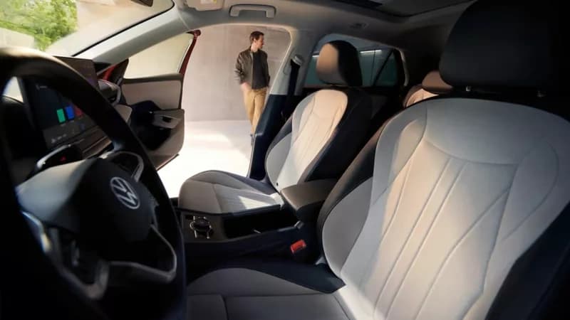 New Volkswagen T-Roc — photo 5 of 8