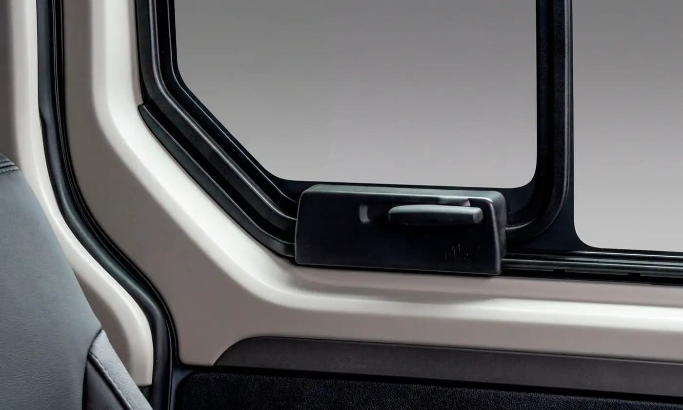 New Renault Trafic — photo 6 of 8