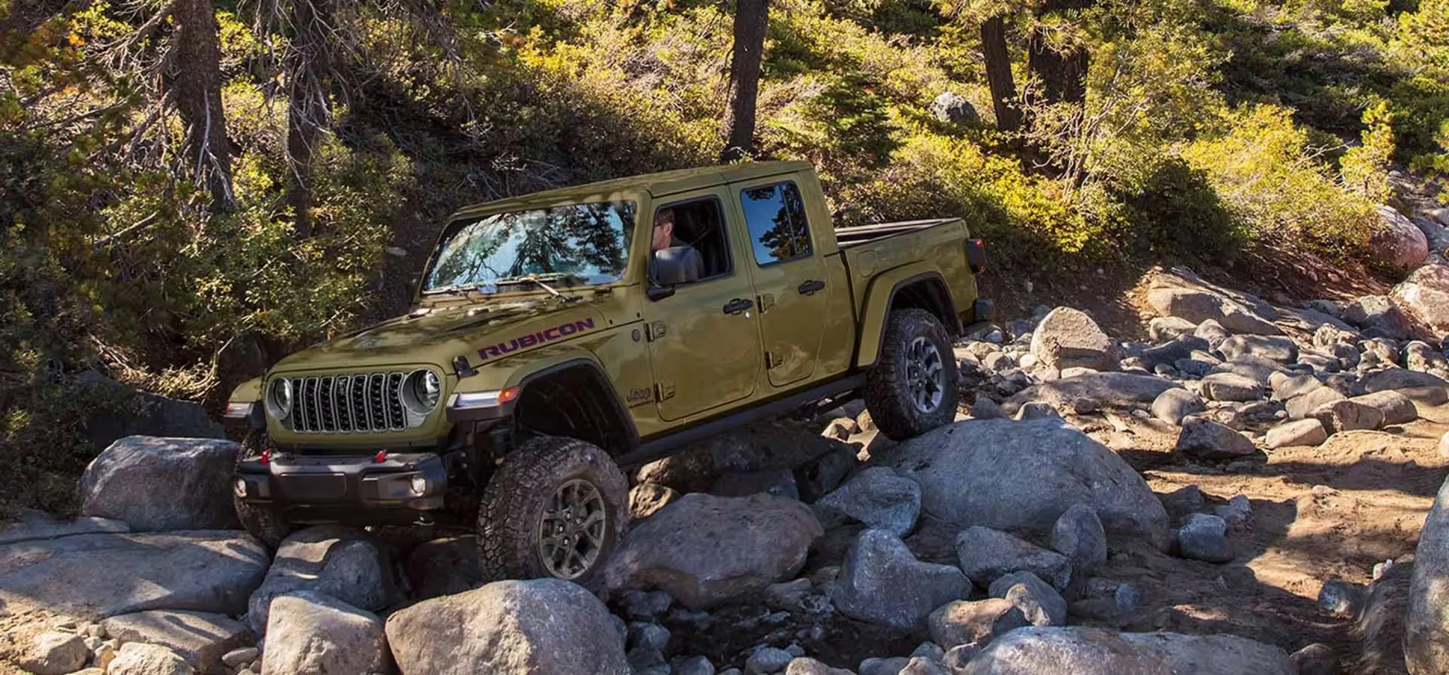 New Jeep Gladiator — photo 2 of 8