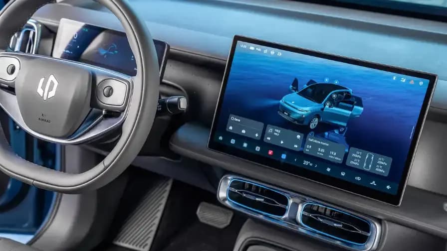 New Leapmotor B10 Hybrid EV — photo 4 of 8