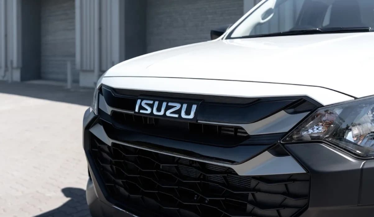 New Isuzu D-MAX GEN 6 — photo 3 of 7
