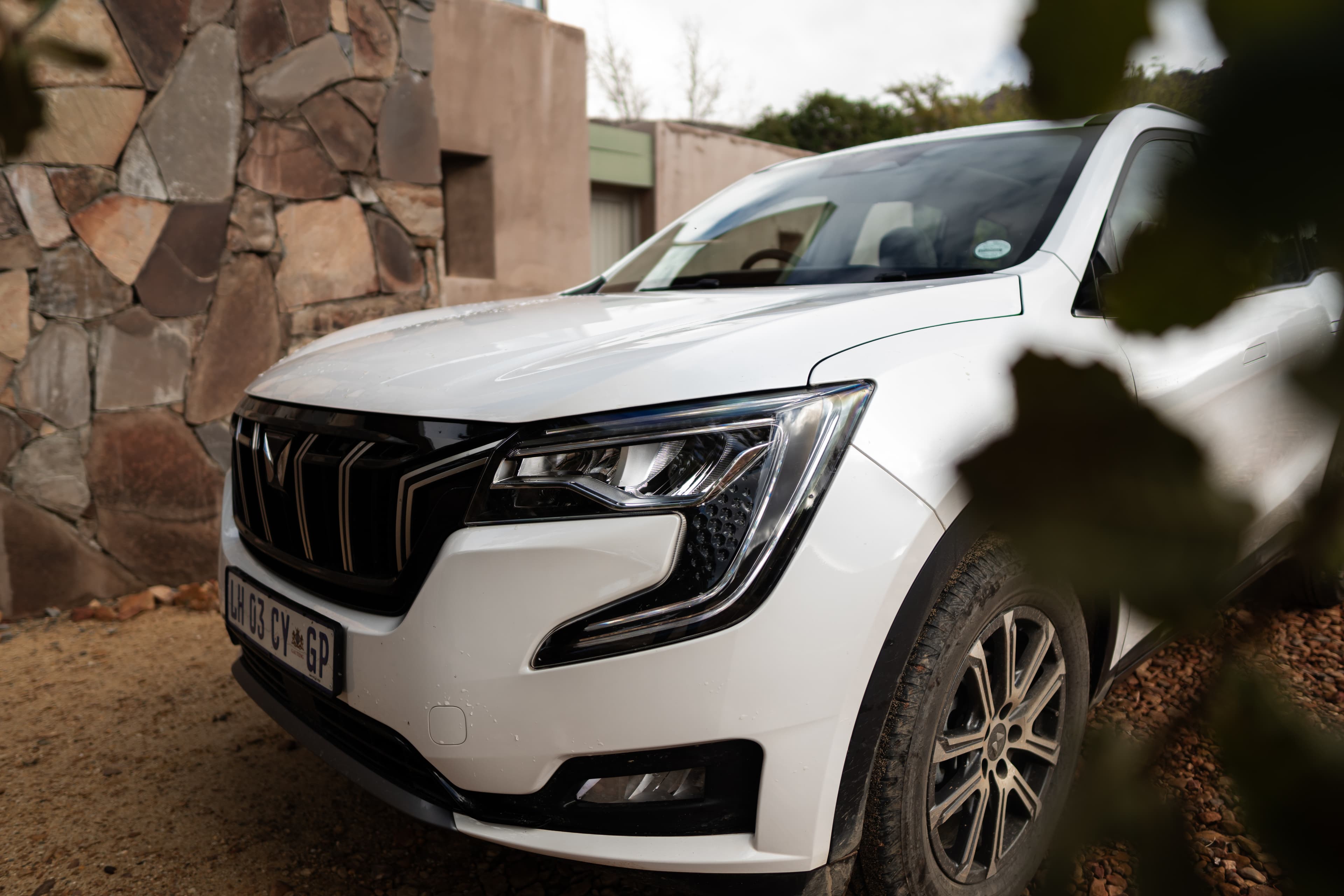 New Mahindra XUV700 — photo 1 of 8