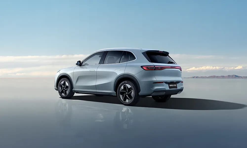 New Geely E5 — photo 2 of 8