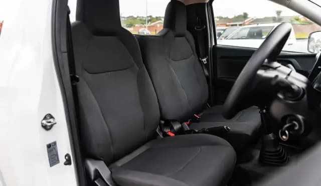 New Isuzu D-MAX Single Cab — photo 5 of 6