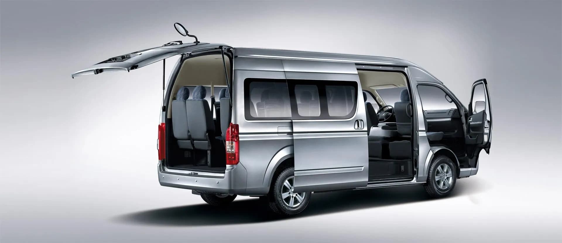 New Foton View Luxury Shuttlebus — photo 4 of 8