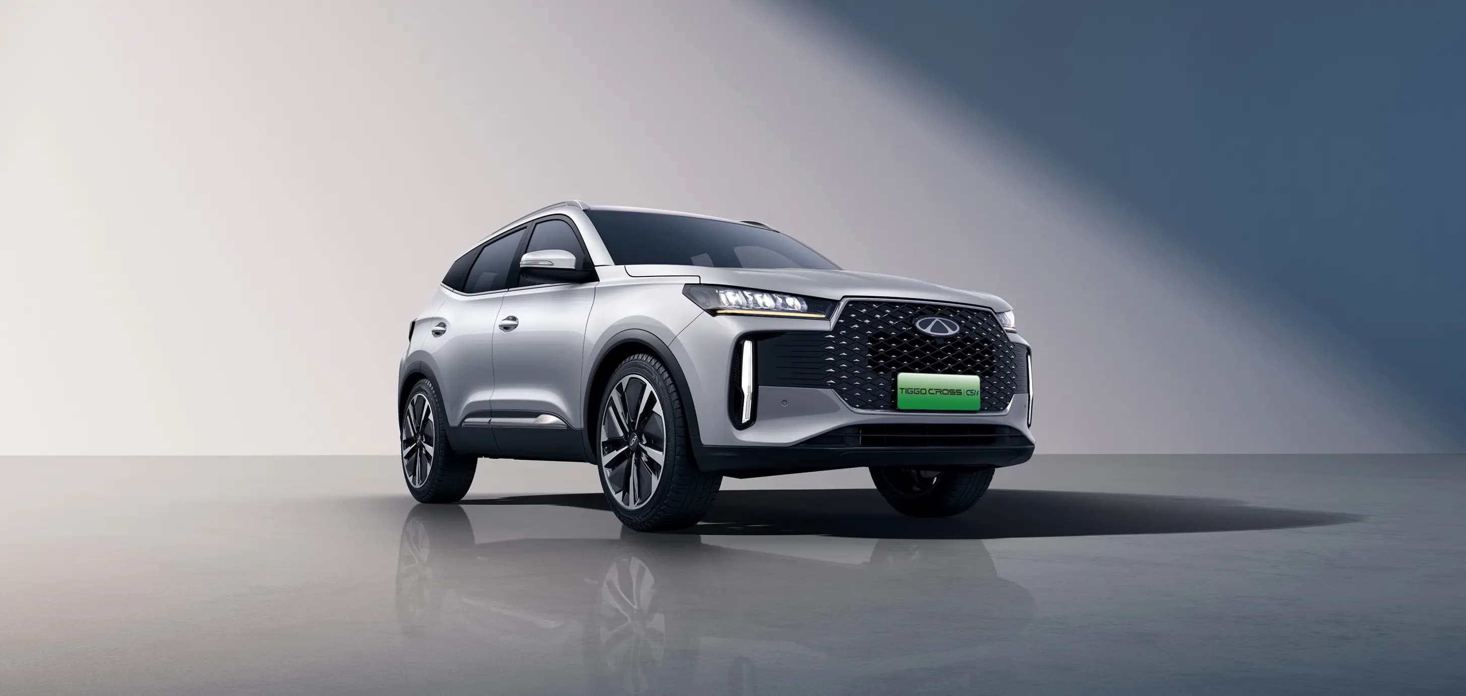 New Chery Tiggo 4 Cross HEV — photo 1 of 3