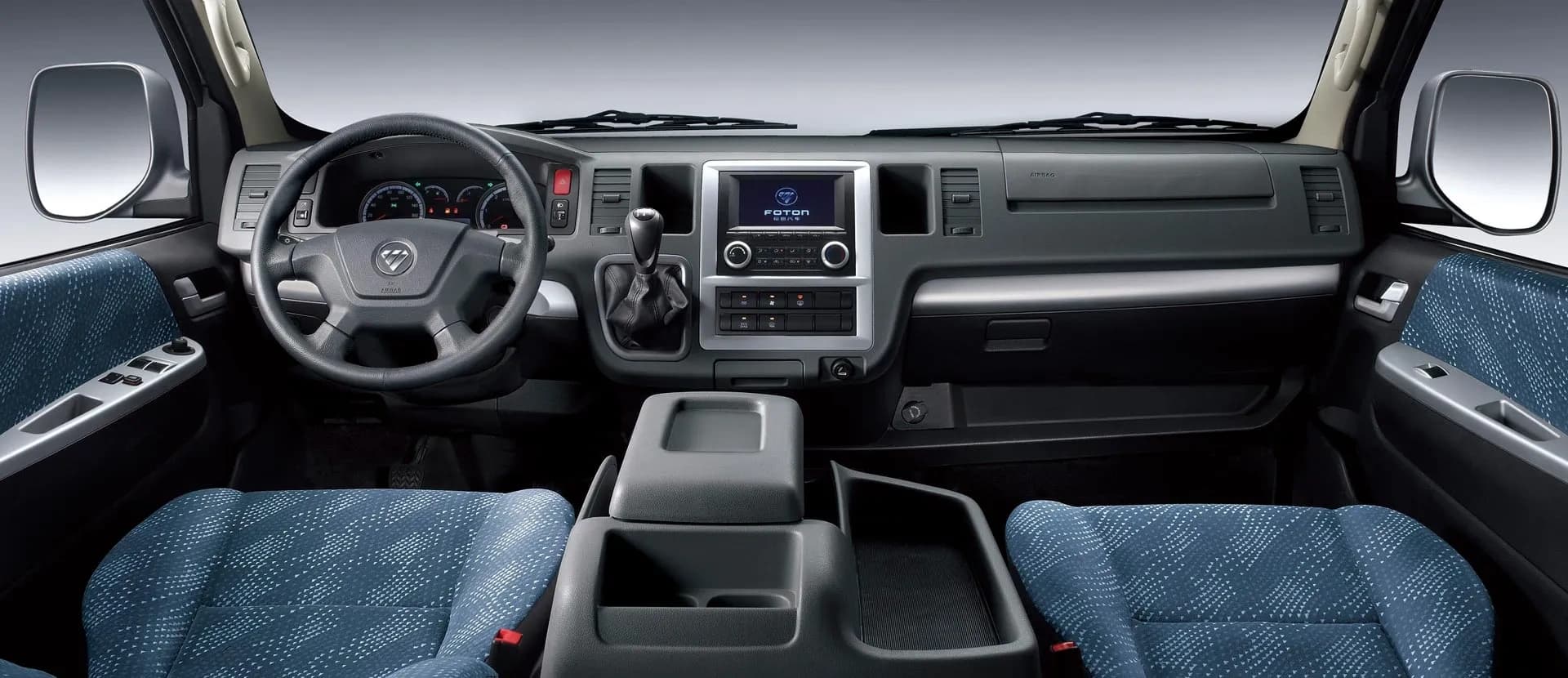 New Foton View Luxury Shuttlebus — photo 6 of 8