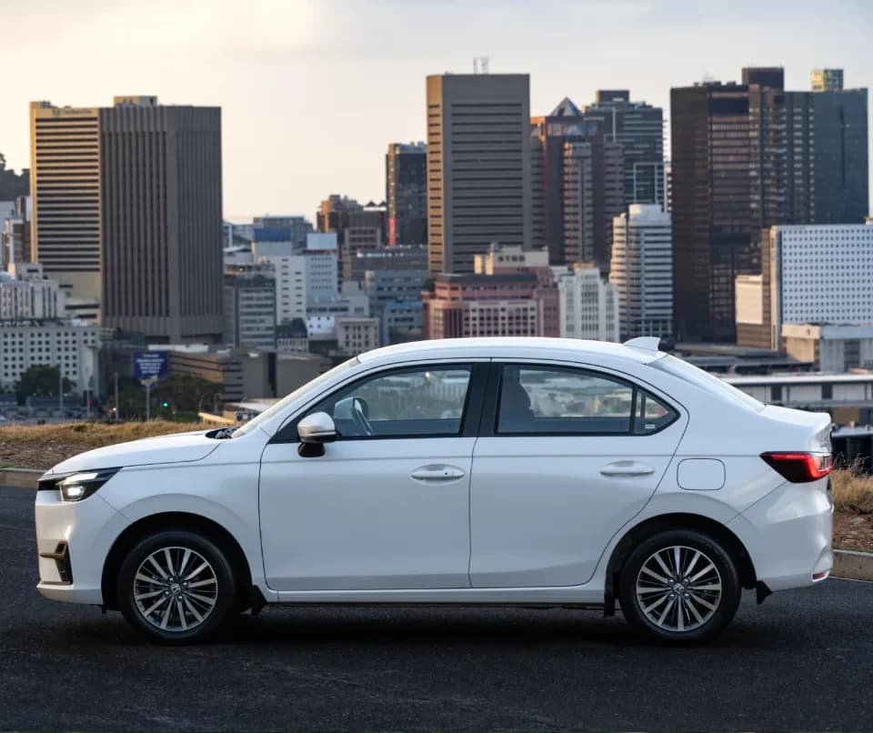 New Honda Amaze — photo 2 of 8