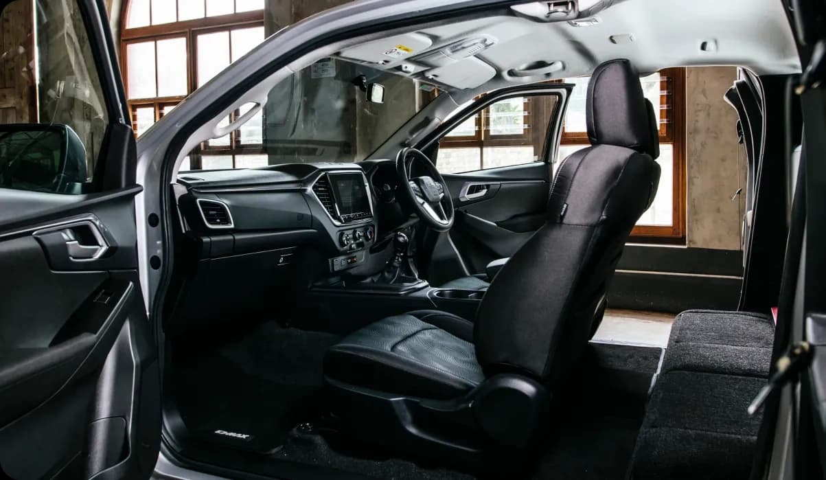 New Isuzu D-MAX Extended Cab — photo 5 of 8
