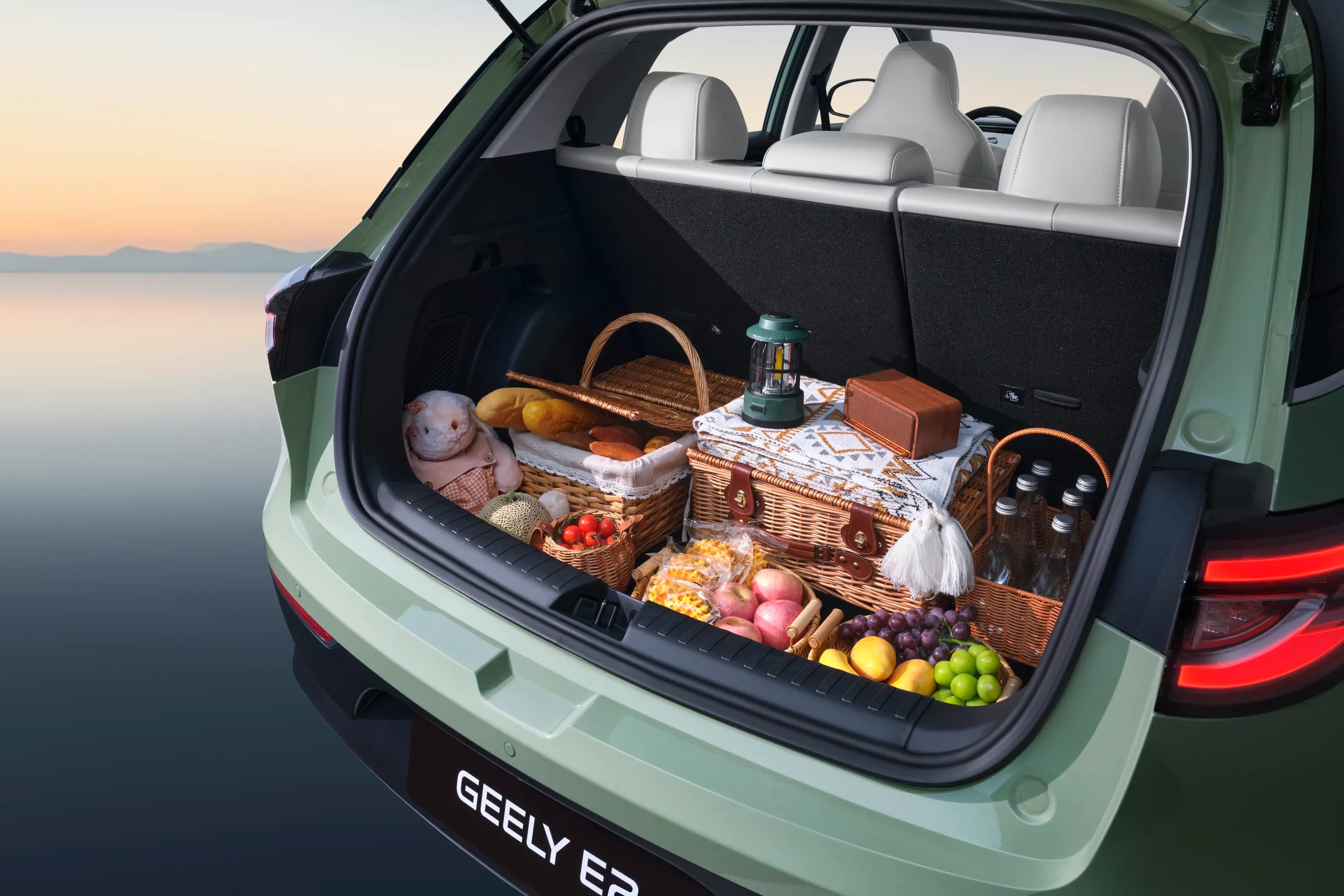 New Geely E2 — photo 4 of 7