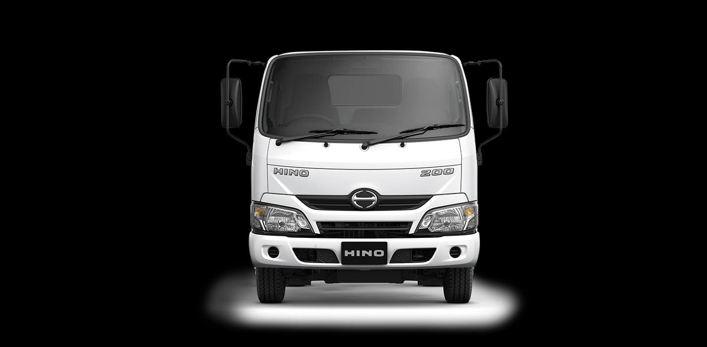 New Hino 200 — photo 1 of 9
