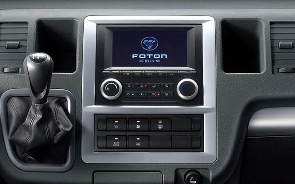 New Foton View Luxury Shuttlebus — photo 5 of 8