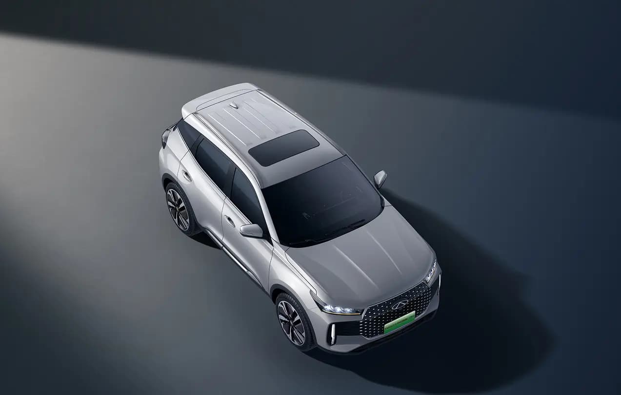 New Chery Tiggo 4 Cross HEV — photo 3 of 3