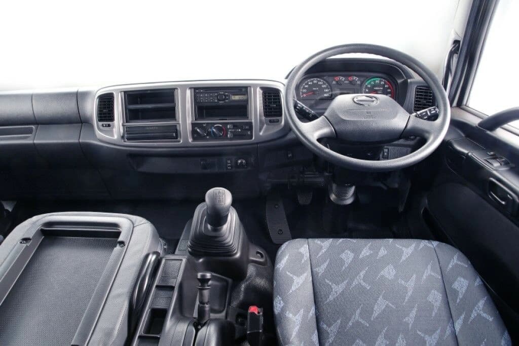 New Hino 500 — photo 5 of 6