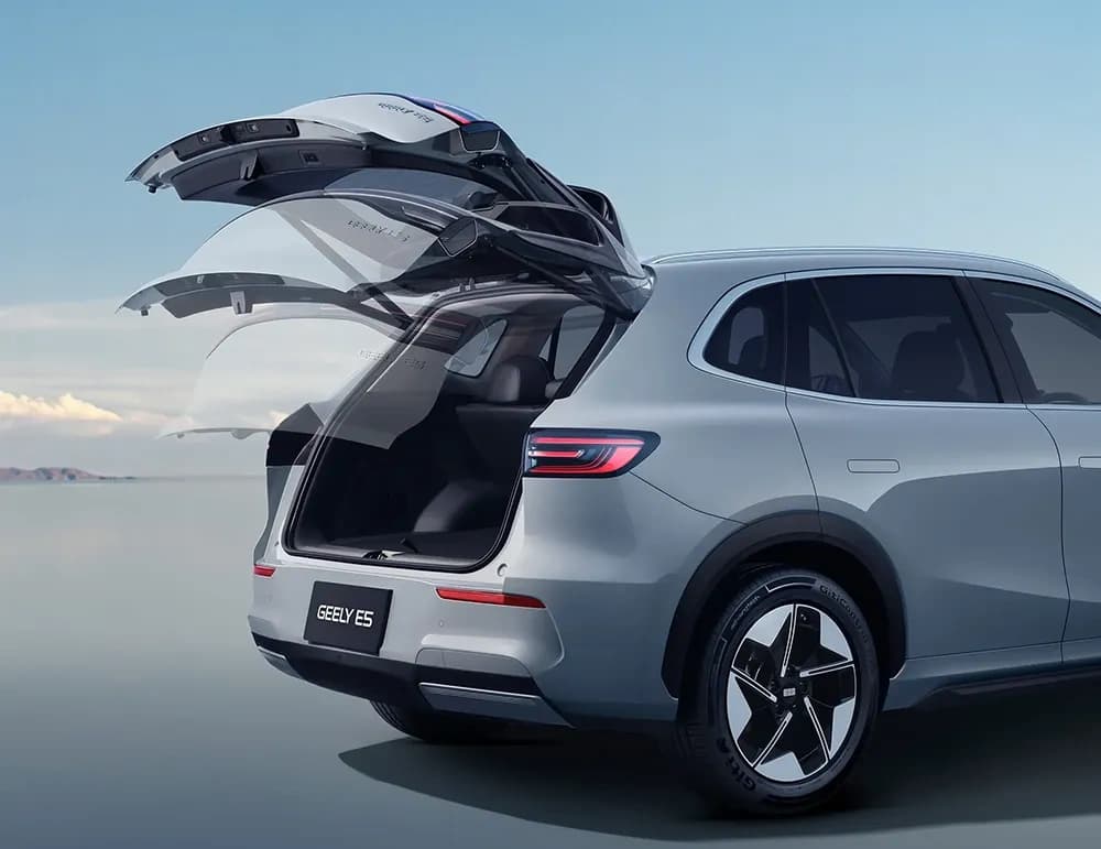 New Geely E5 — photo 4 of 8
