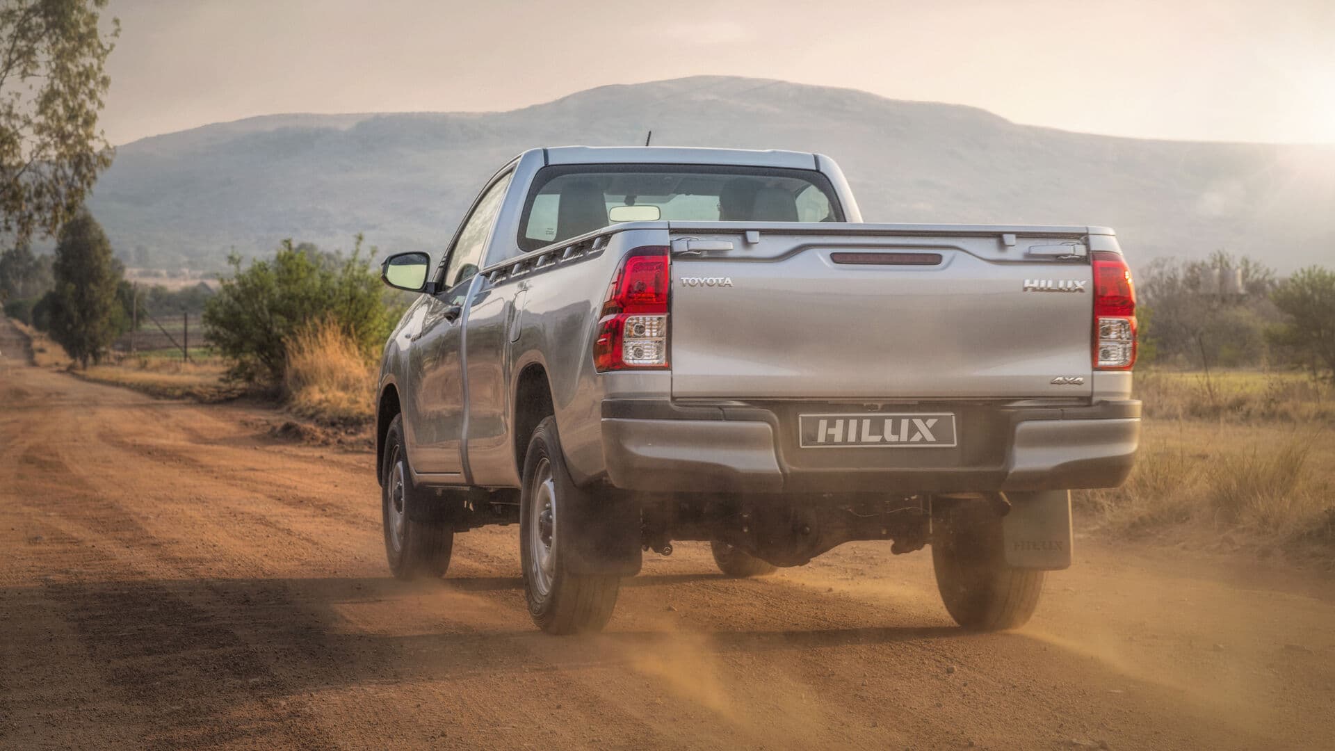 New Toyota Hilux Single Cab — photo 4 of 5