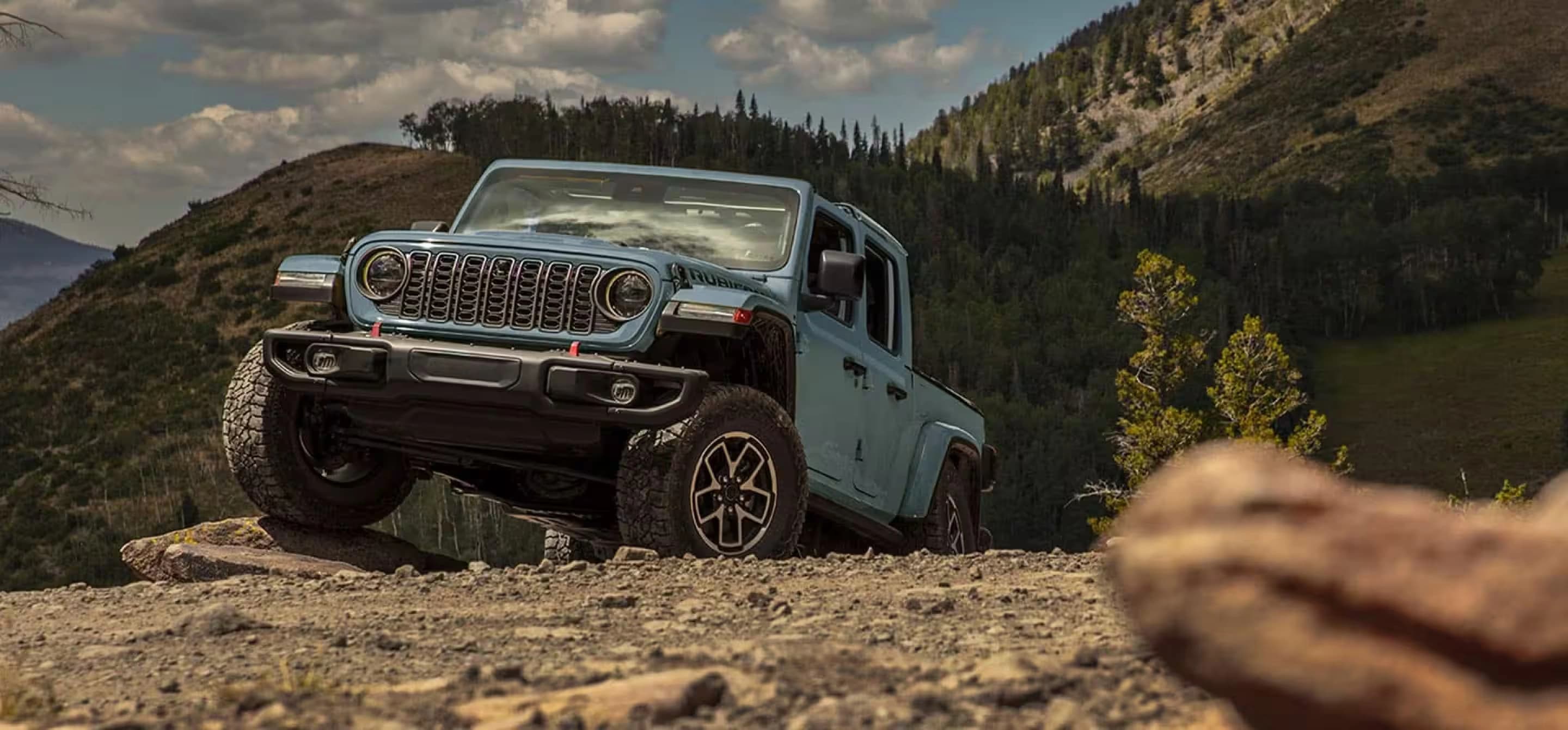 New Jeep Gladiator — photo 3 of 8