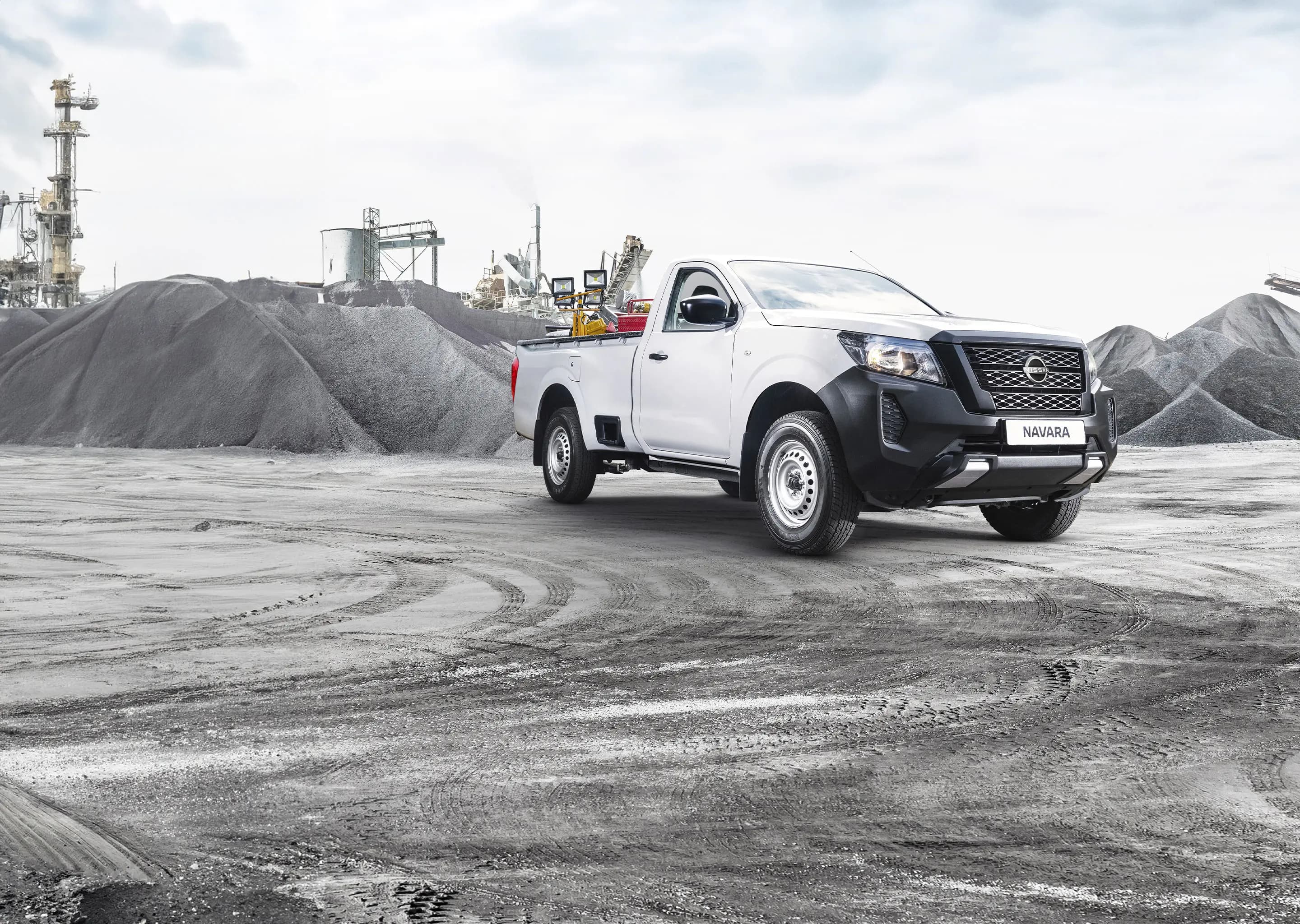 New Nissan Navara — photo 1 of 8